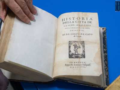 Vengono chiamate invece �cinquecentine� quelle raccolte di libri pubblicate a partire dal 1501, quindi nel XVI secolo. La biblioteca conserva l�unica copia esistente al mondo della �Historia della Madonna di Leuca�, opera anonima del 1588